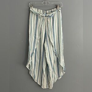 Gaucho white and blue striped pants